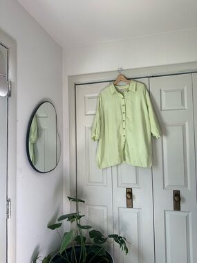 Avenue Linen Blend Light Green Button-Up Shirt